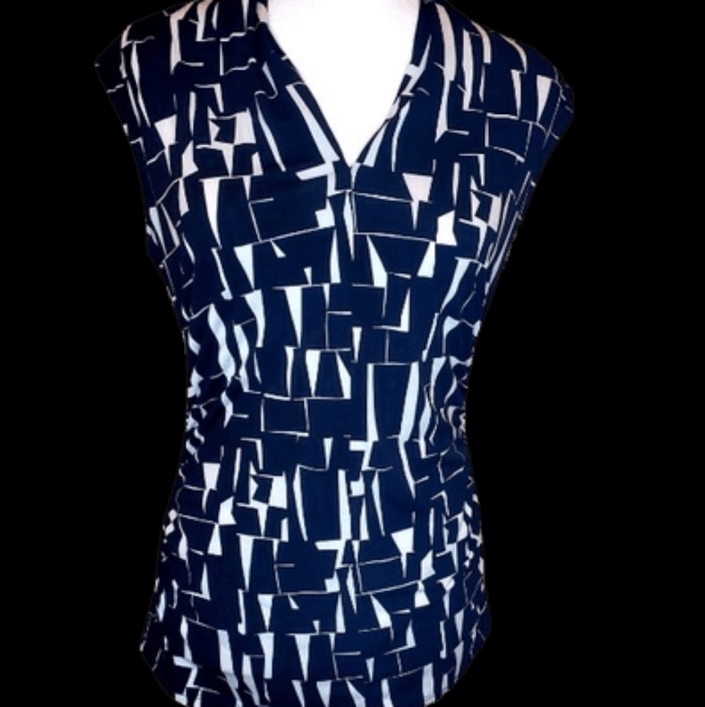 Vince Camuto black and white v-neck tunic